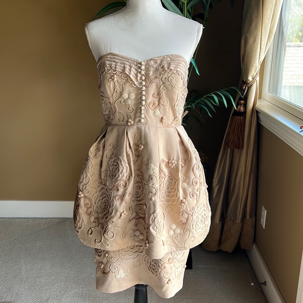 Gorgeous, unique Quillaree strapless dress, size 8.